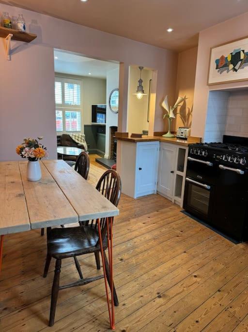 Spring Crescent Cottage In Rye Luaran gambar